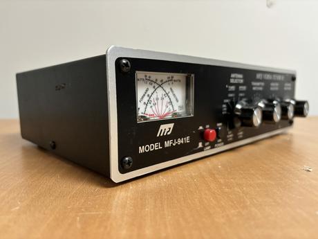 MFJ 941E right